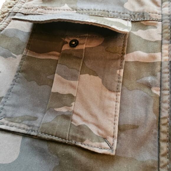 Sonoma womens Camo sherpa lined utlitliy vest size XL - Picture 3 of 9